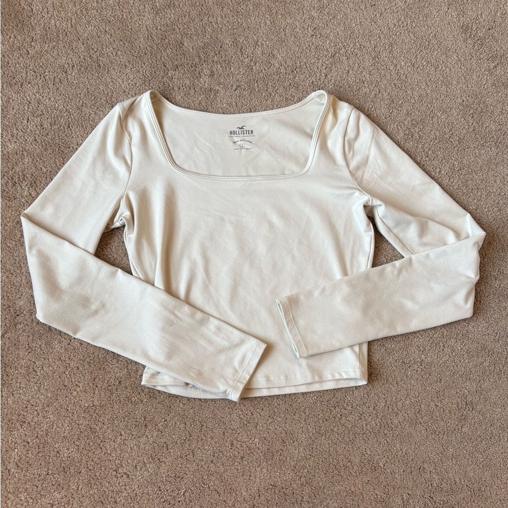 Hollister Women's Cream Long Sleeve Tee